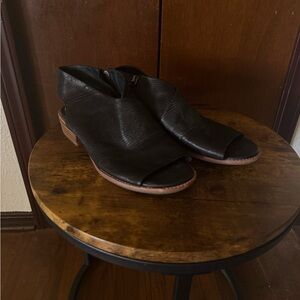 Sofft Black Open-Toe Perforated Leather Sandals